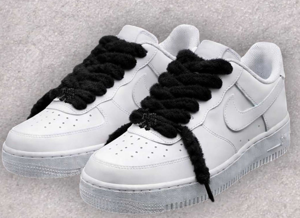 Fuzzy Shoelaces